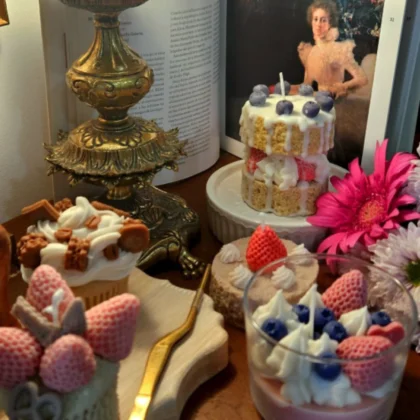 Velas con forma de tarta con brunch para grupos